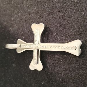 STAINLESS STEEL CROSS PENDANT